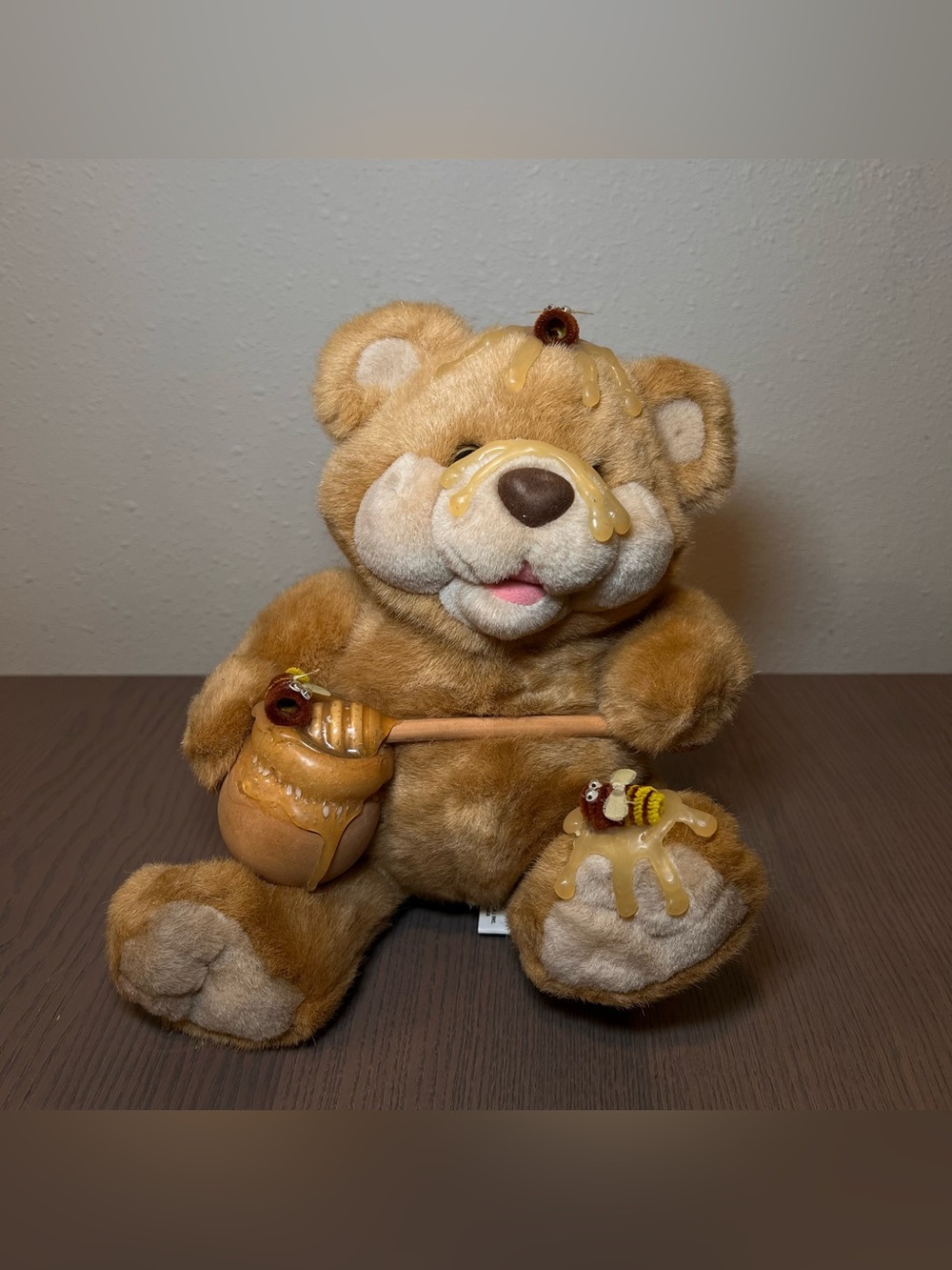VINTAGE KELLYTOY HONEYBEE TEDDY BEAR MEL PLUSH DRIPPING HONEY POT STUFFED ANIMAL